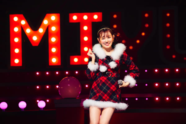 渡辺美優紀 クリスマスライブ開催、みるきーサンタでファン魅了