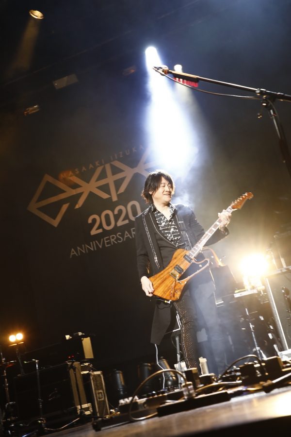 飯塚昌明【オフィシャルレポート】30周年記念ライブ『e-XPO 2020 
