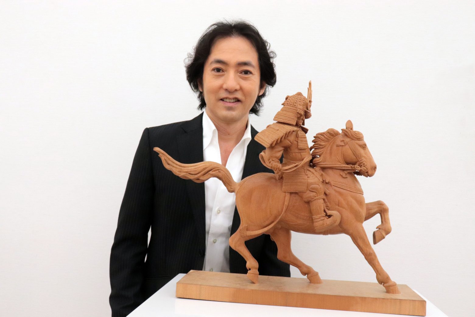 秋川雅史、彫刻作品が「二科展」入選 芸能人での同部門入選は初 | Musicman