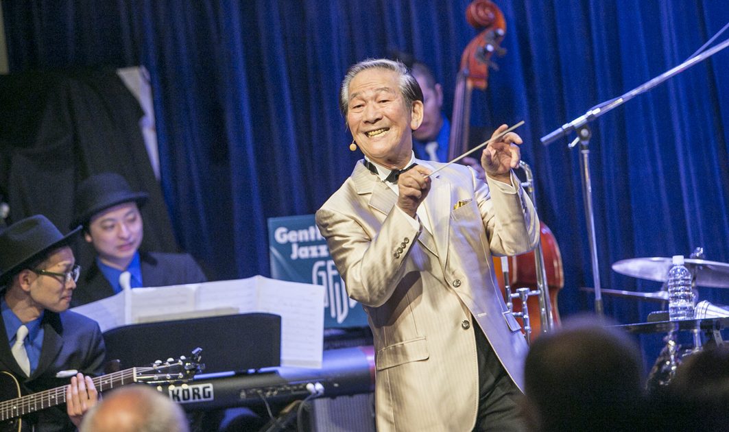 小松政夫、生前最後のシングルMVに伊藤蘭が出演 | Musicman