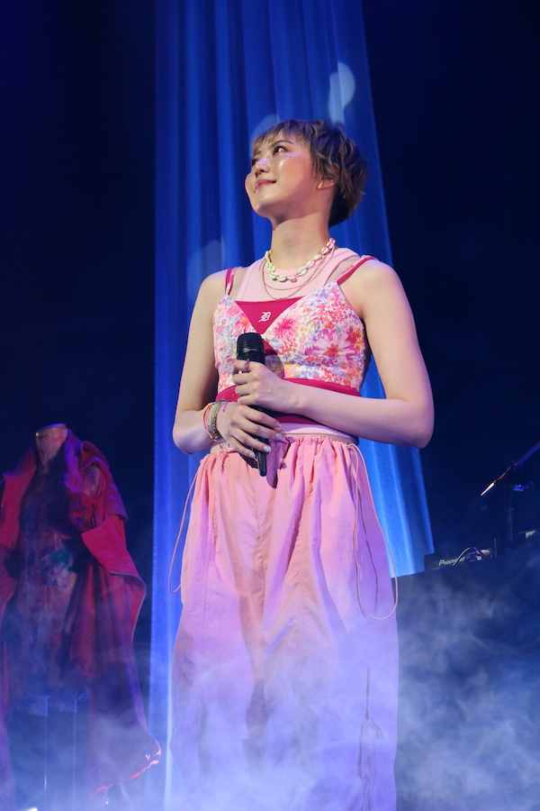 エビ中・安本彩花、生誕ソロライブ「歌って踊って歌謡show