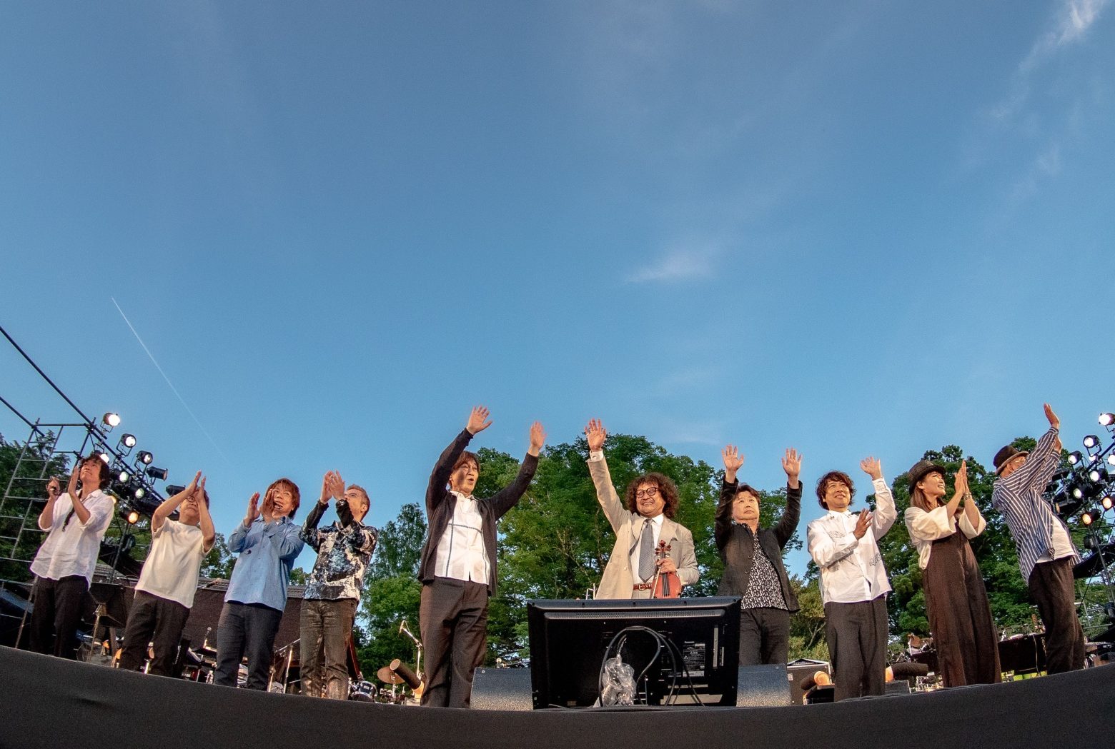 葉加瀬太郎 音楽祭2022、3年ぶりに京都・上賀茂神社で開催「世界中を探しても、こんなに幸せなバイオリニストはいない」 | Musicman