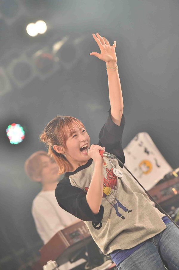 森七菜、初のワンマンライブで「ただいま！」 『もりななLIVE 2022