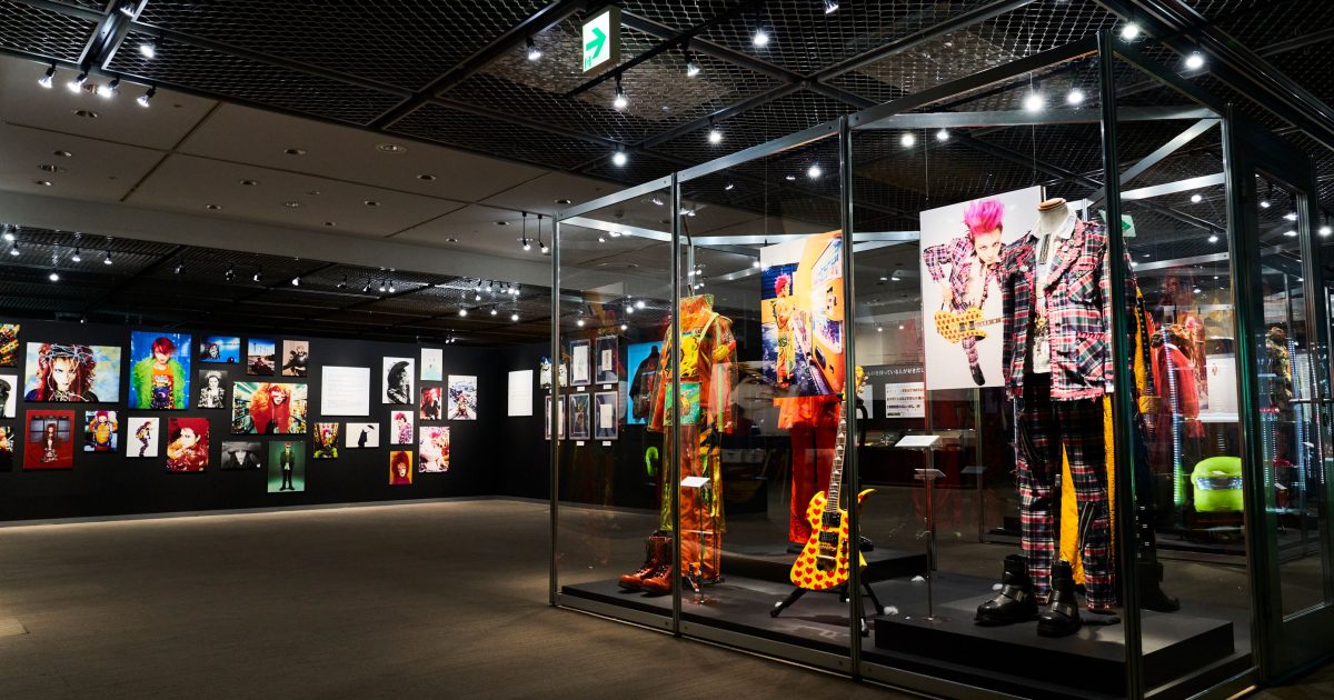 hide、企画展「PSYCHOVISION hide MUSEUM Since 2000」大阪開催がスタート | Musicman